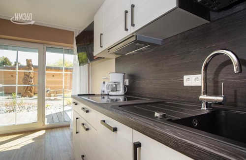 Monchgut-Granitz Apartment | Seaside Retreat: Odins Blick Wohnung 10 with Private Terrace