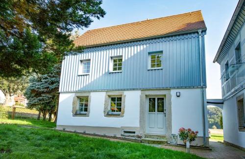 Rathen House | Charming Guesthouse Near Elberadweg & Bastei with Family Amenities