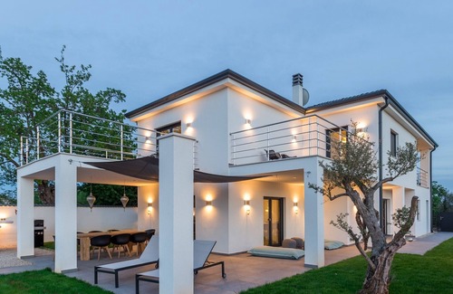 Radini House | Ocean View Villa with Private Pool for 8 Guests