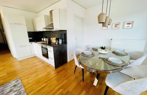 Edinghausen Apartment | Comfortable Retreat at the Foot of Westerberg with Breakfast