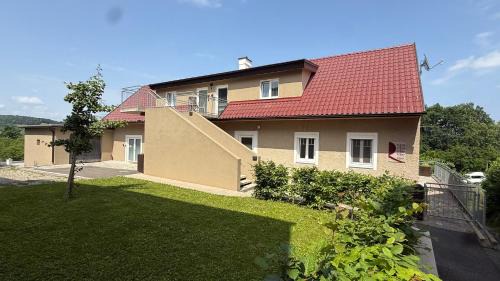Bad Gleichenberg Apartment | Exceptional Trautes Quartier: Family-Friendly Retreat