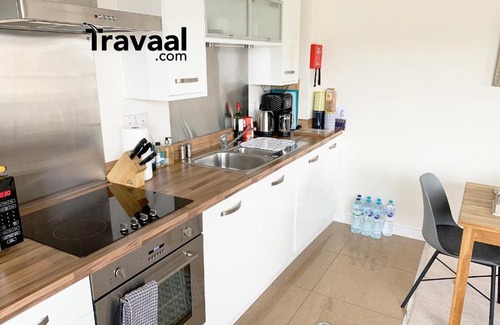 Rushmoor District Apartment | Stylish 2-Bed Serviced Apartment in Farnborough