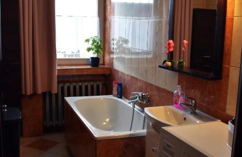 Pradnik Bialy Apartment | Family-Friendly Travel Apartment in Cracow with High Ratings