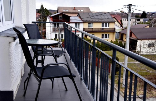 Pradnik Bialy Apartment | Family-Friendly Travel Apartment in Cracow with High Ratings