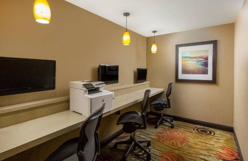Dublin House | Experience Comfort with Ocean View Rooms and Great Amenities