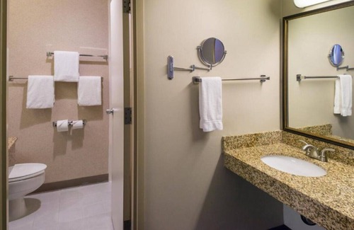 Dublin House | Experience Comfort with Ocean View Rooms and Great Amenities