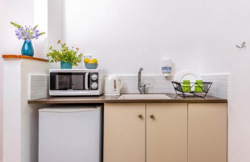 Eilon Hotel | Pet-Friendly Travel Hotel Eilon with Pool & Breakfast