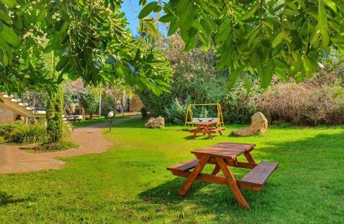 Eilon Hotel | Pet-Friendly Travel Hotel Eilon with Pool & Breakfast
