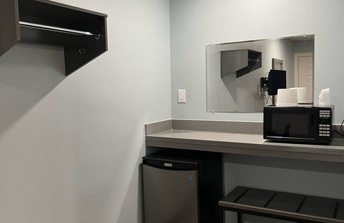 Gilroy Hotel | Inviting Travel Inn Gilroy: Family-Friendly with Breakfast