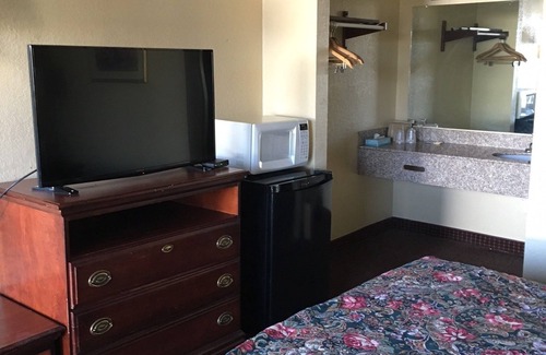 Lebanon Hotel | Budget-Friendly Travel Inn with Breakfast & Family Amenities