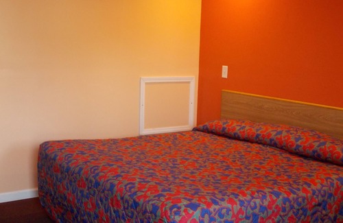 Wytheville Hotel | Budget-Friendly Travel Lite Motel with Family Amenities