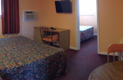 Wytheville Hotel | Budget-Friendly Travel Lite Motel with Family Amenities