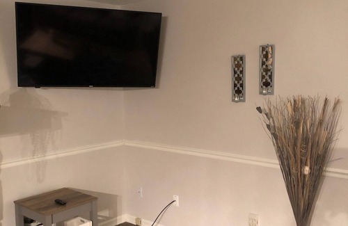 Winston - Salem Apartment | Convenient Stay Near Hospitals, Dining & Downtown Winston-Salem