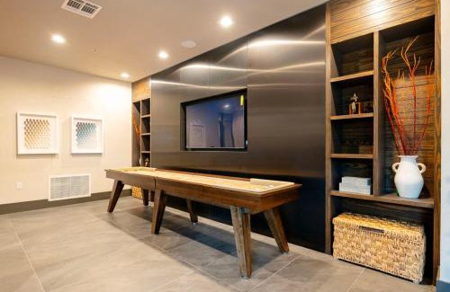 North Burnet Apartment | Travel Nurse Favorite - 30 plus Day Friendly