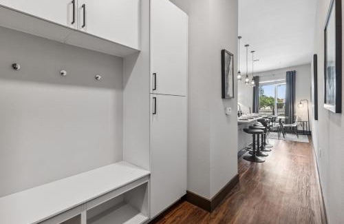North Burnet Apartment | Travel Nurse Favorite - 30 plus Day Friendly
