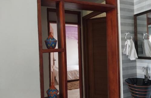 Kampala Apartment | Enchanting Tropical Leaf-Fall: Family-Friendly Retreat