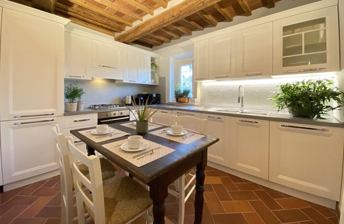 Capannori House | Smart Travel Escape with Free Wi-Fi & Family-Friendly Amenities