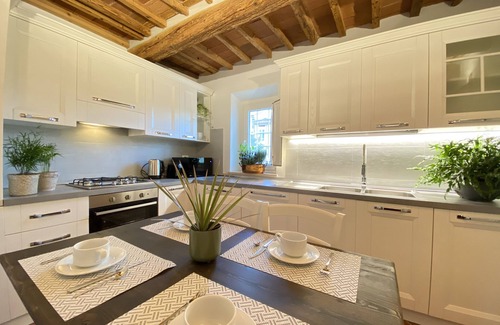 Capannori House | Smart Travel Escape with Free Wi-Fi & Family-Friendly Amenities