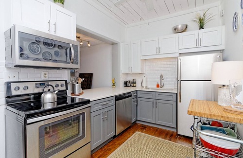 Beach Institute House | Traveler's Retreat: Your Perfect Escape in Old Town