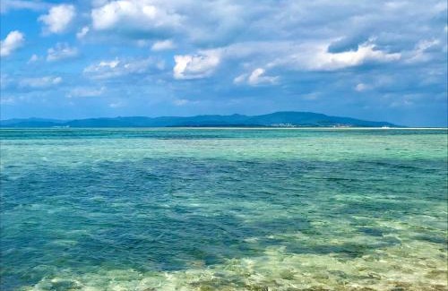 Taketomi-jima Taketomi-cho House | Top-Rated Travelers House with Breakfast & Hot Tub Access