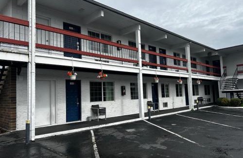 Longview Hotel | Budget-Friendly Travelers Inn with Pet & Child Amenities