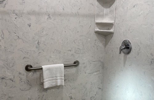 Downtown Eugene Hotel | Convenient Stay at Travelers Inn Eugene University