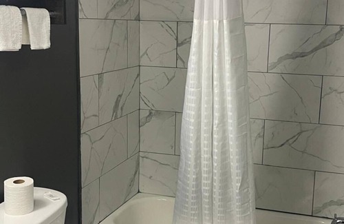 Forestdale Hotel | Travelers Rest Motel
