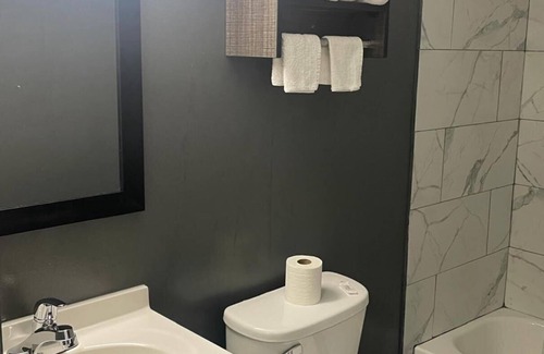 Forestdale Hotel | Travelers Rest Motel