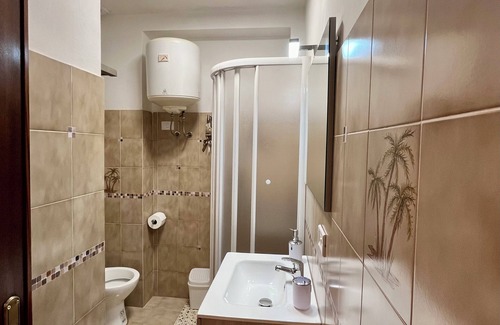 Valentano House | Relaxing Retreat - Green Oasis with Spa and Pet-Friendly Stay