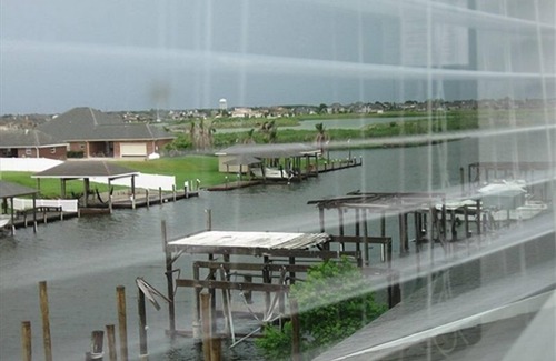 Slidell House | Ideal Stay for Traveling Nurses and Military with Lake View