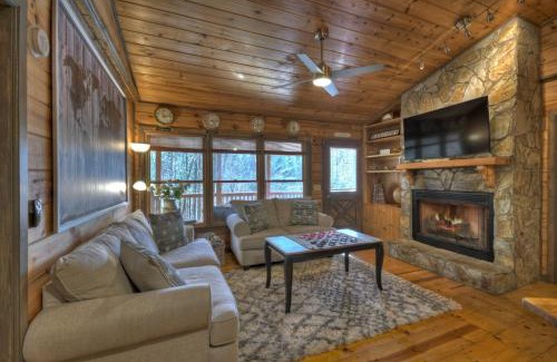 Hidden Lake House | Relaxing Cabin with Hot Tub & Breathtaking Mountain Views