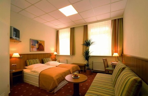 Lubeck City Centre Hotel | Discover Comfort at Traveller Hotel Lübeck - 8/10 Rated