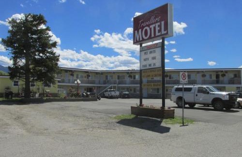 East Kootenay Hotel | Budget-Friendly Stay at Travellers Motel - Pet Friendly and Cozy