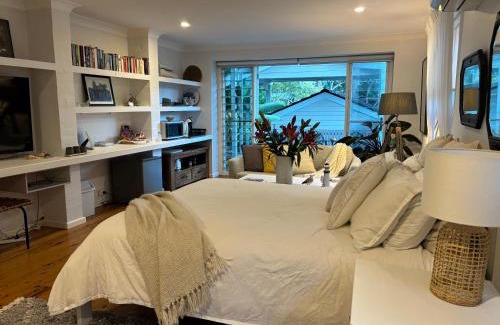 Bayview Apartment | Relax at Travellers Retreat Bayview: 4-Star Oasis with Breakfast