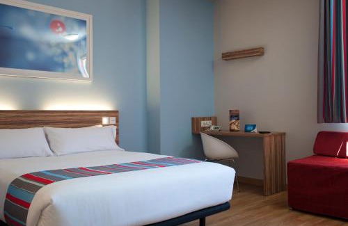 Poblenou Hotel | Discover Travelodge Barcelona Poblenou: Pet-Friendly Comfort