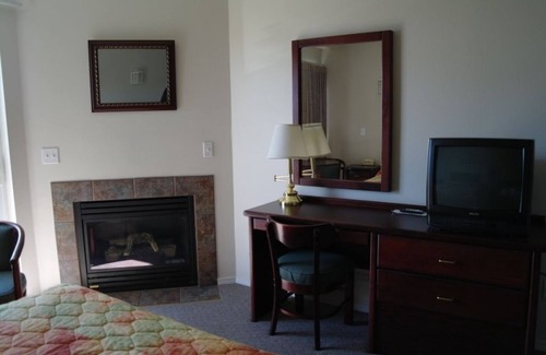 Depoe Bay Hotel | Convenient Travelodge by Wyndham Depoe Bay: Family-Friendly Stay