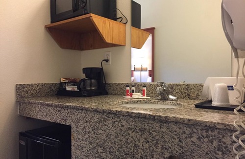 Dunsmuir Hotel | Enjoy Family-Friendly Comfort at Travelodge by Wyndham Dunsmuir