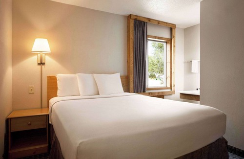 Edgemont Hotel | Family-Friendly Travelodge by Wyndham Edgemont Awaits You