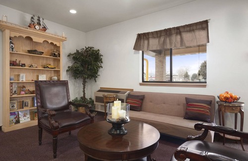 Elko Hotel | Relaxing Stay at Travelodge by Wyndham Elko NV