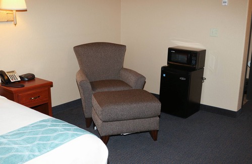 Gillette Hotel | Comfortable Stay at Travelodge by Wyndham Gillette with Breakfast
