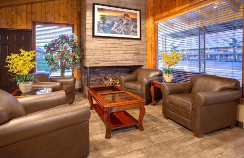 Hawthorne Hotel | Relax at Travelodge by Wyndham Hawthorne: Pet-Friendly Retreat