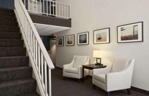Hubbard Hotel | Comfortable Stay at Travelodge by Wyndham Hubbard, OH