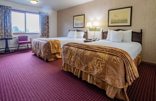 Mendenhall Valley Hotel | Inviting Travelodge by Wyndham Juneau: Pool, Spa & Breakfast