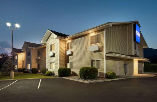 Low Moor Hotel | Comfortable Stay at Travelodge by Wyndham Low Moor