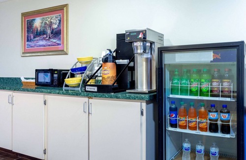 Richmond Hotel | Convenient Travelodge by Wyndham Richmond IN with Breakfast