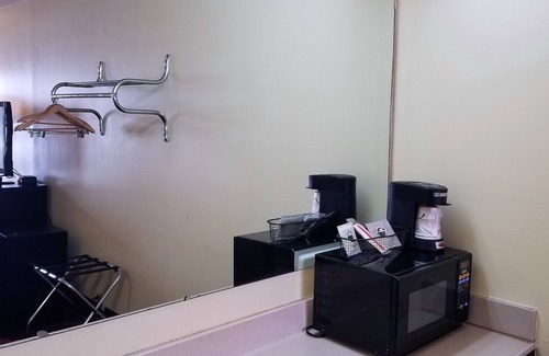 Richmond Hotel | Convenient Travelodge by Wyndham Richmond IN with Breakfast