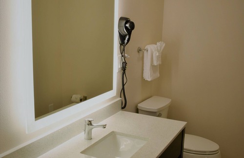 Santa Rosa Hotel | Discover Travelodge by Wyndham Santa Rosa Wine Country