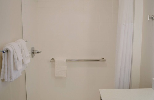 Santa Rosa Hotel | Discover Travelodge by Wyndham Santa Rosa Wine Country