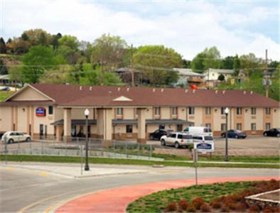 Junction City Hotel | Pet-Friendly Travelodge by Wyndham Junction City Awaits
