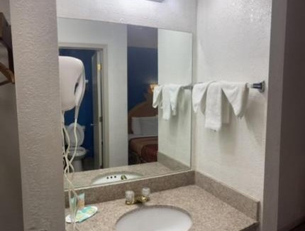Junction City Hotel | Pet-Friendly Travelodge by Wyndham Junction City Awaits